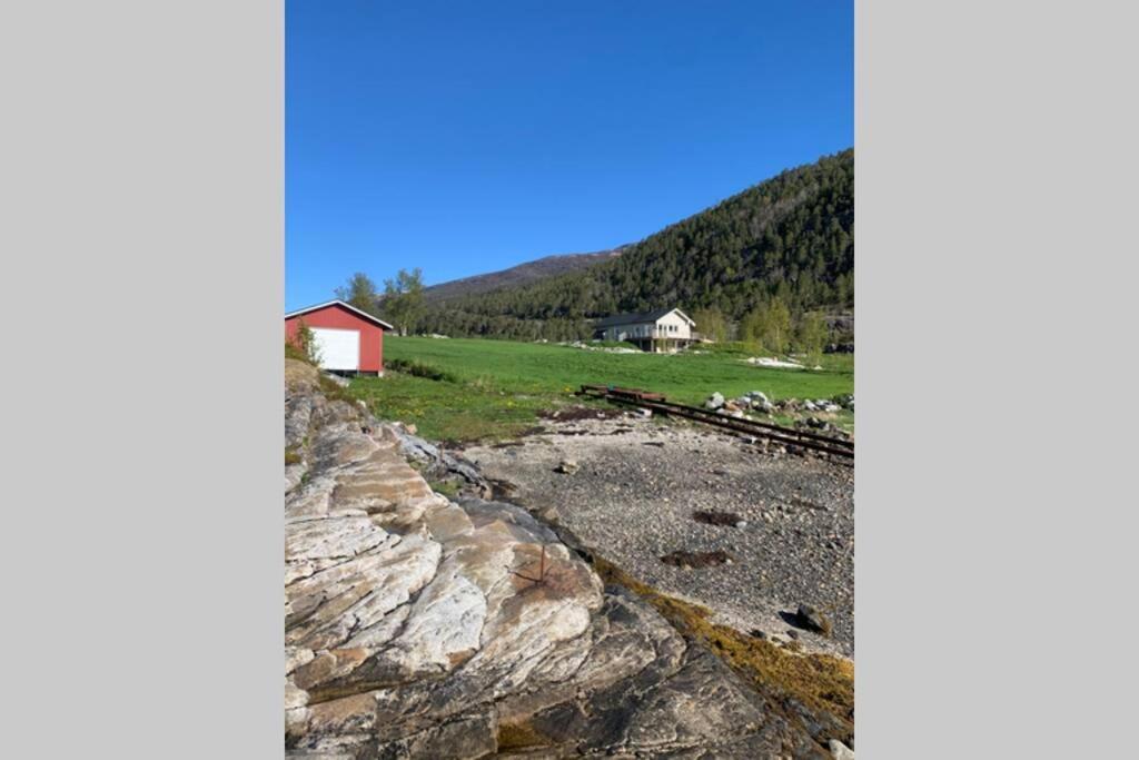 Efjord And Stetind Resort - Cabin Kobbernestinden Ballangen Exterior foto